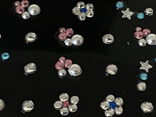 Profi NailArt Sticker - 3D Blumenmuster mit Sternen und Steinchen.