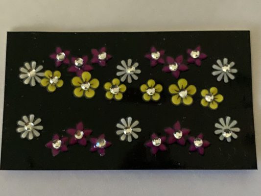 Profi NailArt Sticker - Farbige Blumen mit Steinchen.